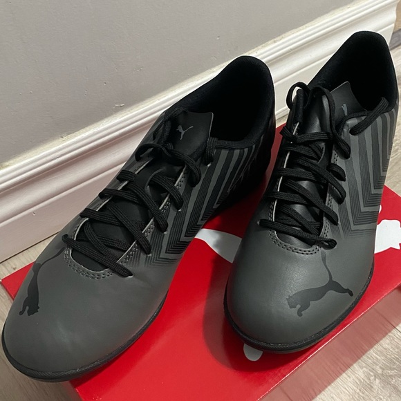 Puma Mens Soccer Cleats, US 8.5 - Picture 2 of 4